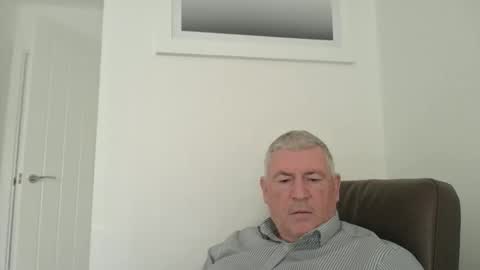 Snapshot of she52 chatting on 27, 10, 2025 she52 online show from 27, 10, 2025