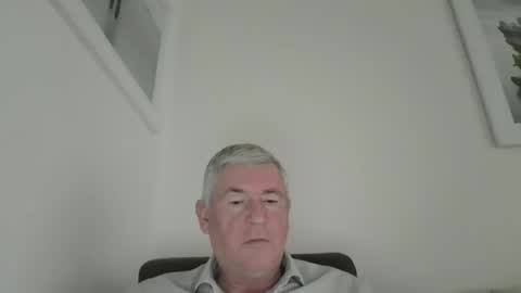 Snapshot of she52 chatting on 27, 11, 2025 she52 online show from 27, 11, 2025