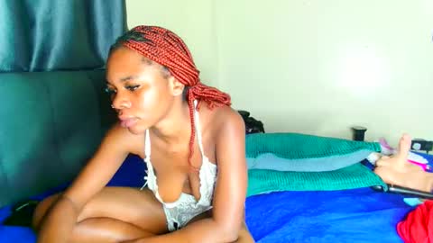 Snapshot of shee13 chatting on 15, 10, 2025 shee13 online show from 15, 10, 2025