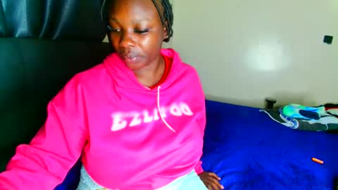 Snapshot of shee13 chatting on 20, 10, 2025 shee13 online show from 20, 10, 2025