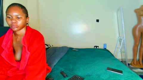 Snapshot of shee13 chatting on 14, 12, 2025 shee13 online show from 14, 12, 2025