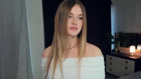 Snapshot of sheenaeast chatting on 21, 12, 2024 Violet online show from 21, 12, 2024