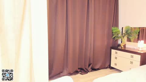 Snapshot of sheenaeast chatting on 27, 12, 2024 Violet online show from 27, 12, 2024