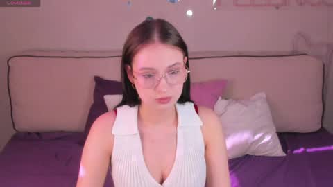 Snapshot of shei1a_shy chatting on 2, 4, 2026 Amely online show from 2, 4, 2026