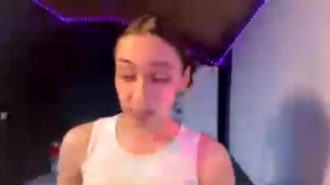 Snapshot of sheilaoverson chatting on 15, 4, 2026 sheilaoverson online show from 15, 4, 2026