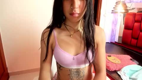 Snapshot of sheilly_brown chatting on 19, 9, 2025 sheilly_brown online show from 19, 9, 2025