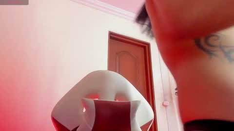 Snapshot of sheilly_brown chatting on 13, 11, 2025 sheilly_brown online show from 13, 11, 2025