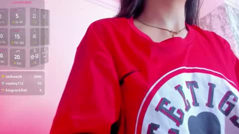 Snapshot of sheilly_brown chatting on 14, 12, 2025 sheilly_brown online show from 14, 12, 2025