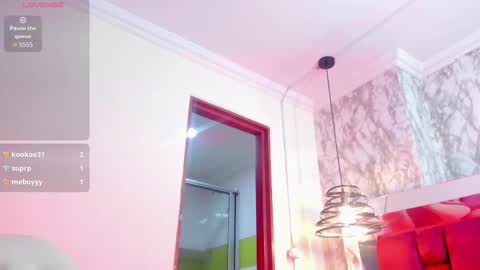 Snapshot of sheilly_brown chatting on 14, 12, 2025 sheilly_brown online show from 14, 12, 2025