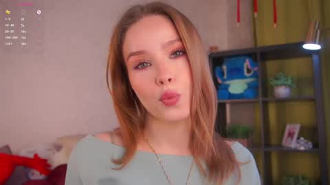 Lina online show from 10, 4, 2026