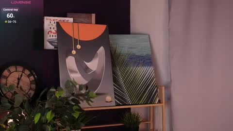 Snapshot of shelleyborom chatting on 6, 10, 2025 Sofia online show from 6, 10, 2025