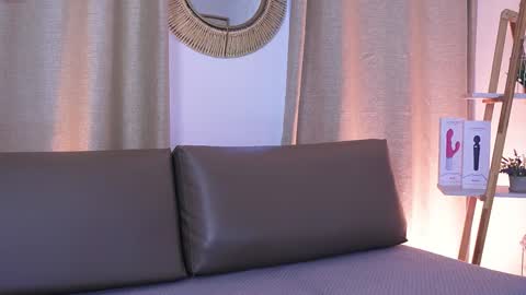 Snapshot of shelleymorell chatting on 6, 11, 2025 Transmission schedule Monday - Friday 715 am to 200 pm time Colombia online show from 6, 11, 2025