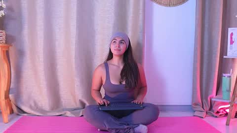 Snapshot of shelleymorell chatting on 10, 11, 2025 Transmission schedule Monday - Friday 715 am to 200 pm time Colombia online show from 10, 11, 2025