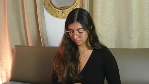 Snapshot of shelleymorell chatting on 20, 11, 2025 Transmission schedule Monday - Friday 715 am to 200 pm time Colombia online show from 20, 11, 2025