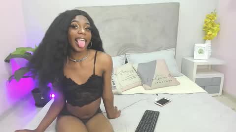 shelsy_issy online show from 28, 10, 2025