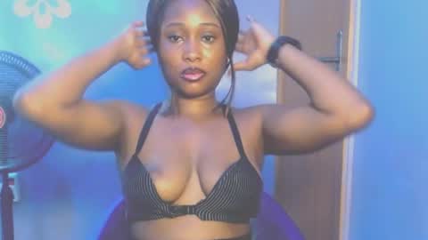 Snapshot of shena_xnomy chatting on 18, 6, 2026 Favour online show from 18, 6, 2026