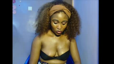 Snapshot of shena_xnomy chatting on 25, 6, 2026 Favour online show from 25, 6, 2026