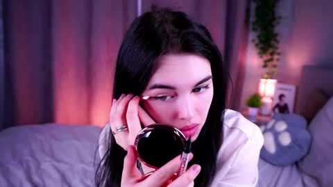 Snapshot of sheragroepper chatting on 4, 6, 2026 Mira online show from 4, 6, 2026