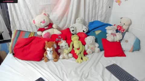  Maria Saenz online show from 2, 1, 2025