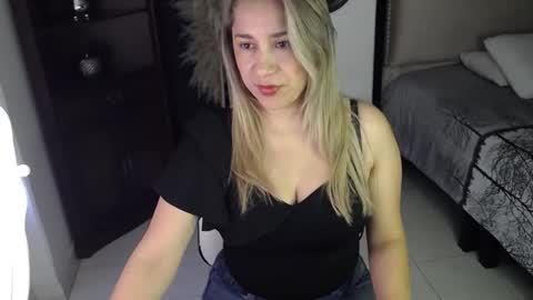 Snapshot of sheryl_jones chatting on 10, 11, 2025 sheryl_jones online show from 10, 11, 2025