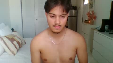 Snapshot of shezadeboy chatting on 2, 10, 2025 shezadeboy online show from 2, 10, 2025