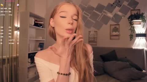 Stella  online show from 21, 2, 2026