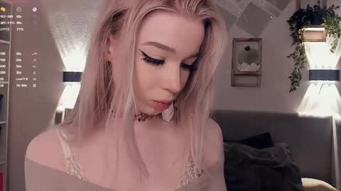 Stella  online show from 14, 4, 2026