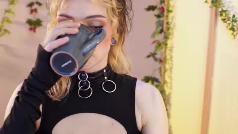 Snapshot of shiny_jail chatting on 4, 10, 2025 JennyMira THANK YOU FOR 77 777 online show from 4, 10, 2025