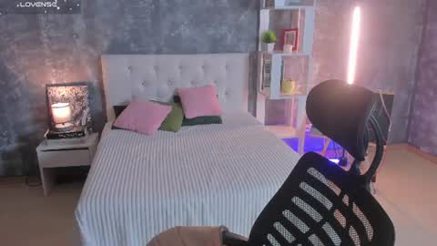 Snapshot of shiny_lisss chatting on 2, 8, 2026 Lisa online show from 2, 8, 2026