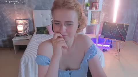 Snapshot of shiny_lisss chatting on 5, 8, 2026 Lisa online show from 5, 8, 2026