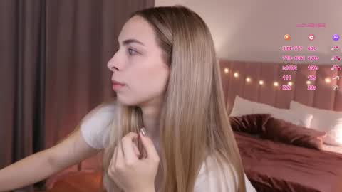 Snapshot of shinybarbie chatting on 30, 9, 2025 Julia online show from 30, 9, 2025