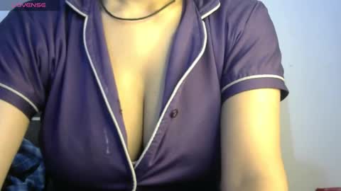 Snapshot of shiri_hot chatting on 12, 9, 2025 Siri online show from 12, 9, 2025