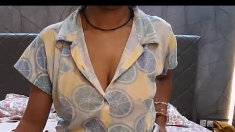 Snapshot of shiri_hot chatting on 23, 11, 2025 Siri online show from 23, 11, 2025