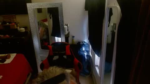 Snapshot of shirleyjo chatting on 2, 6, 2026 sarah online show from 2, 6, 2026