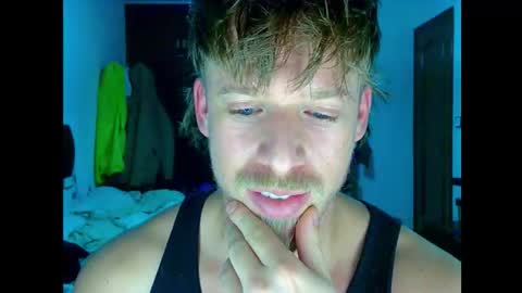 Snapshot of shirtless_dj chatting on 5, 12, 2025 Cick Goreskin online show from 5, 12, 2025