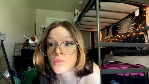 Eva Marie online show from 16, 4, 2026