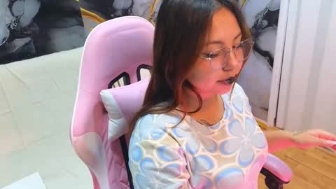 Snapshot of shizuka_wet chatting on 27, 11, 2025 Shizuka online show from 27, 11, 2025