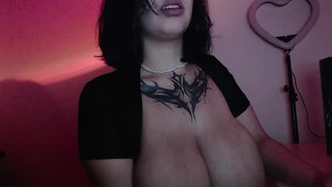 Shopie Hank  online show from 7, 12, 2024