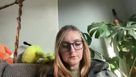 short sweetpea online show from 8, 3, 2025