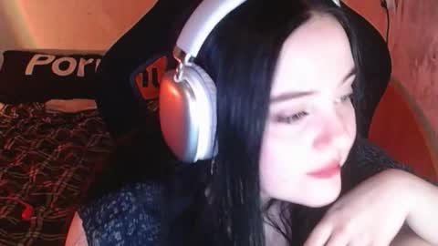 Snapshot of show_for_you chatting on 13, 11, 2025 show_for_you online show from 13, 11, 2025