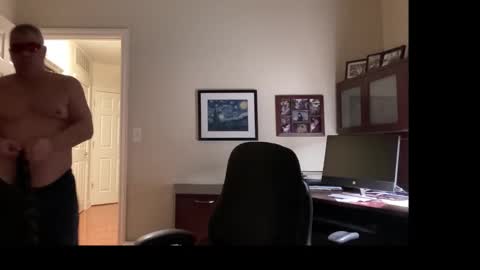 Snapshot of showmet chatting on 6, 1, 2026 Chicago Guy online show from 6, 1, 2026