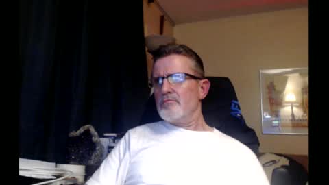 Snapshot of shrewtamer chatting on 25, 2, 2025 shrewtamer online show from 25, 2, 2025