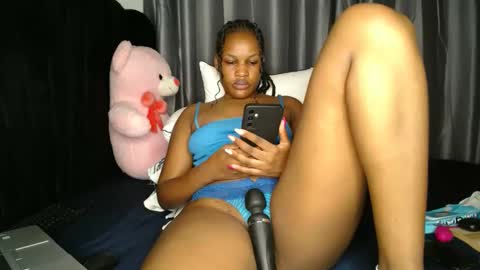 Snapshot of shugacubee chatting on 2, 2, 2025 EVA online show from 2, 2, 2025