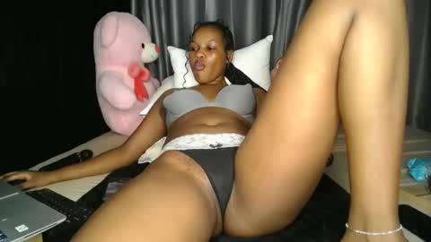 Snapshot of shugacubee chatting on 8, 2, 2025 EVA online show from 8, 2, 2025