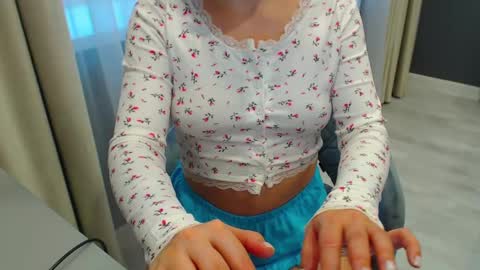 shy_26 online show from 24, 12, 2024