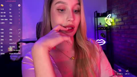 Snapshot of shy_bee chatting on 27, 9, 2025 Alice online show from 27, 9, 2025