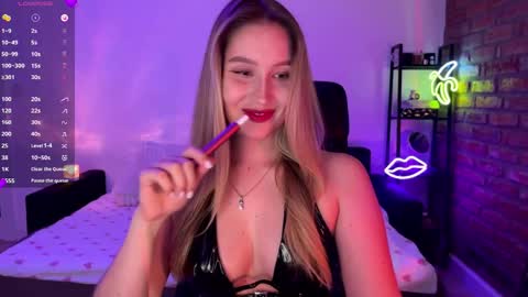 Snapshot of shy_bee chatting on 16, 12, 2025 Alice online show from 16, 12, 2025