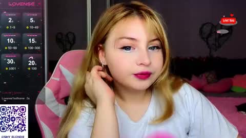 Snapshot of shy_blondiee chatting on 4, 2, 2025 Molly online show from 4, 2, 2025