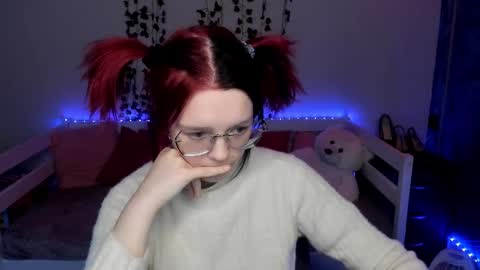 Snapshot of shy_elina01 chatting on 13, 11, 2025 shy_elina01 online show from 13, 11, 2025