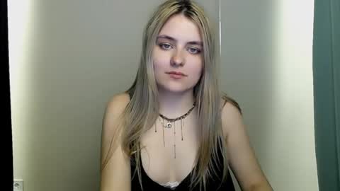 shy_sabrina_ online show from 16, 4, 2026